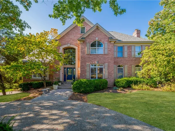 1095 Saint Mellion Dr, Presto, PA 15142