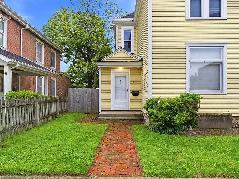 19 E Mithoff St — Photo 1