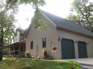 E11920 Bent Tree Dr, Baraboo, WI 53913
