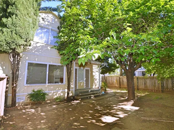 1027 Parkview Ave, Redding, CA 96001