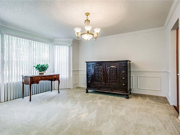 5th image of 628 Stellaway Dr
