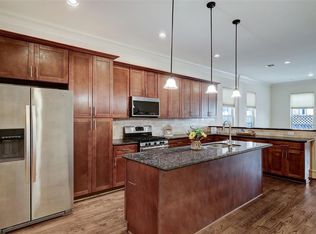 5700 Darling St, Houston, TX 77007