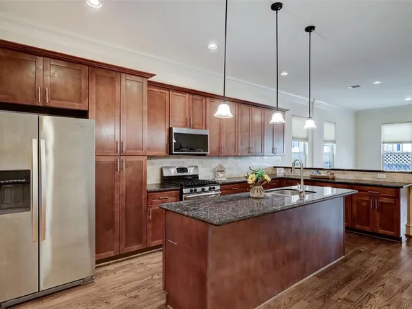 5700 Darling St, Houston, TX 77007