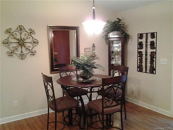 5th image of 120 Sagefield Dr