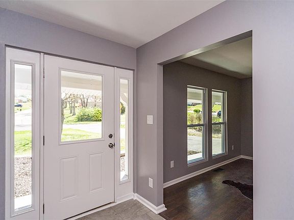 5th image of 1347 Orchard Lakes Dr