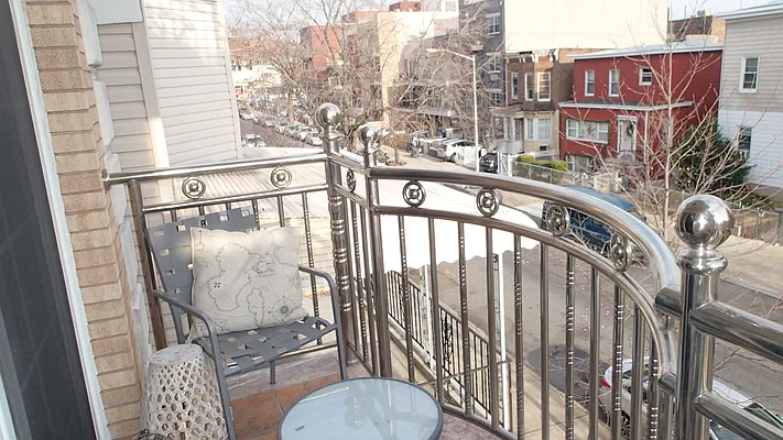 Rented by NY Space Finders Inc. | media 18