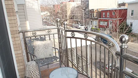 Rented by NY Space Finders Inc.