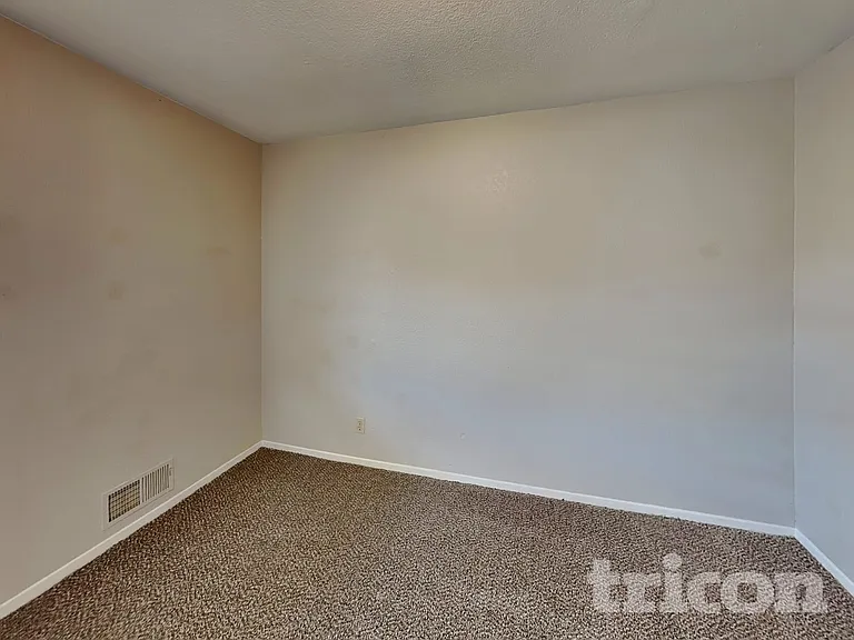 1370 University Ter — Photo 13