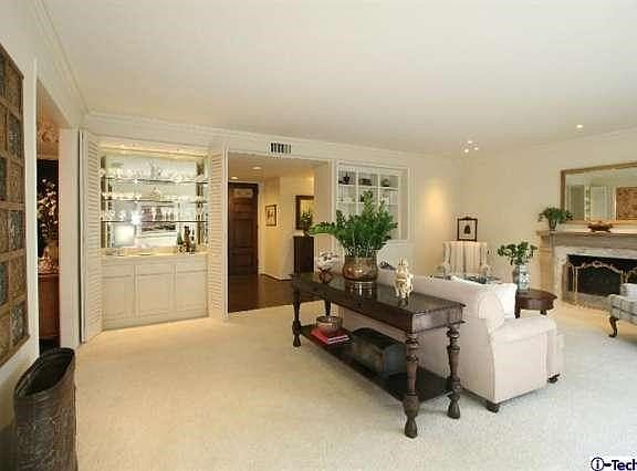 2nd image of 354 W Bellevue Dr