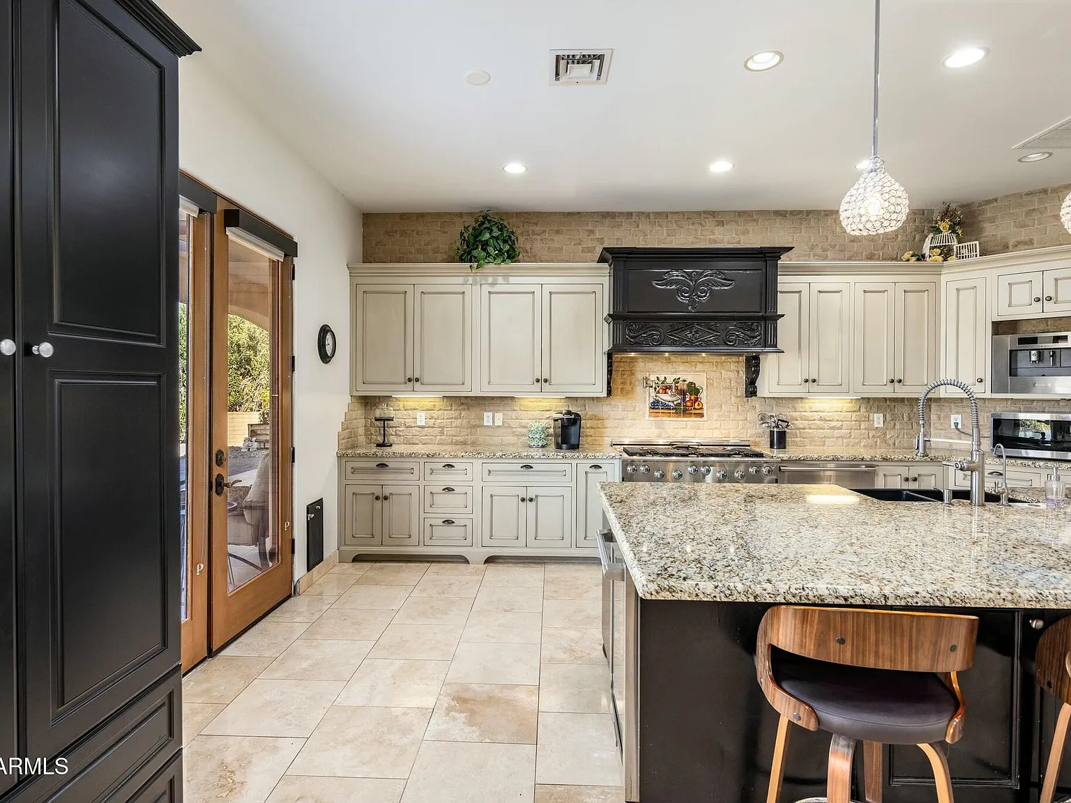 4 bed, 3.5 bath, 3322 sqft, $6,000 — Photo 4