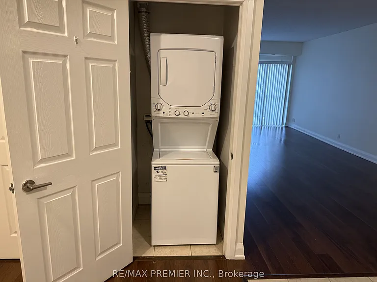 83 Woodbridge Ave #406 — Photo 13