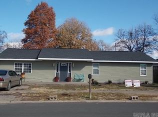 407 E 15th St, Caruthersville, MO 63830