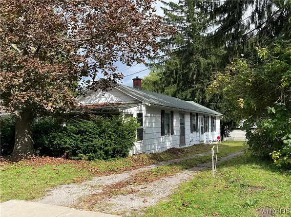 6707 Gowanda State Rd, Hamburg, NY 14075