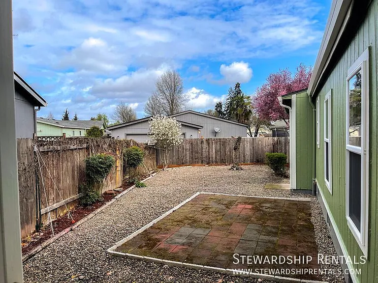 1313 Bramblewood Ln — Photo 5