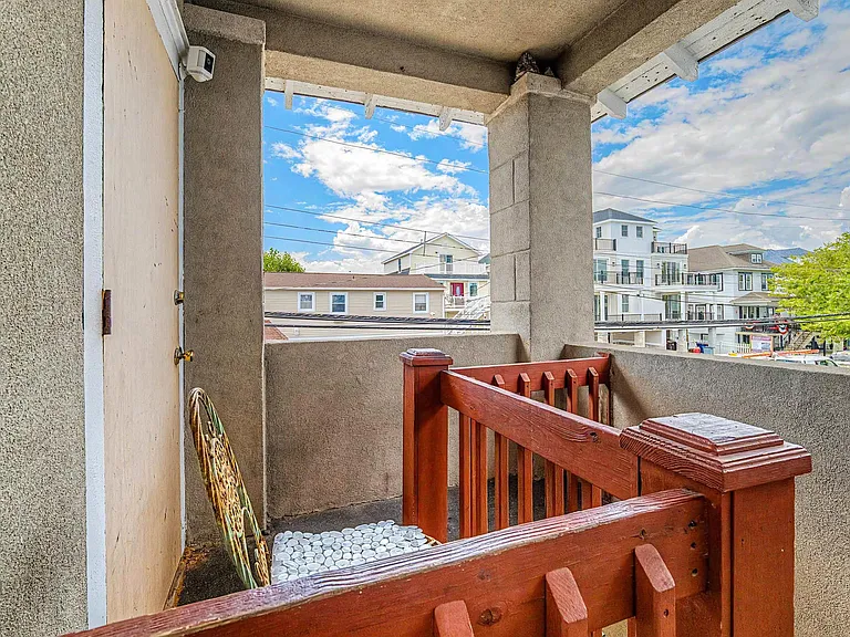 5 N Newport Ave #2 — Photo 4