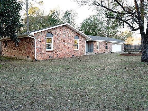 3rd image of 101 Briarhill Rd