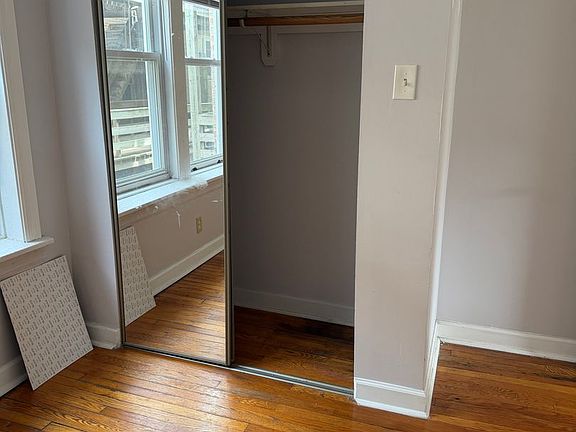 4th image of 1942 W Montrose Ave Suite 1