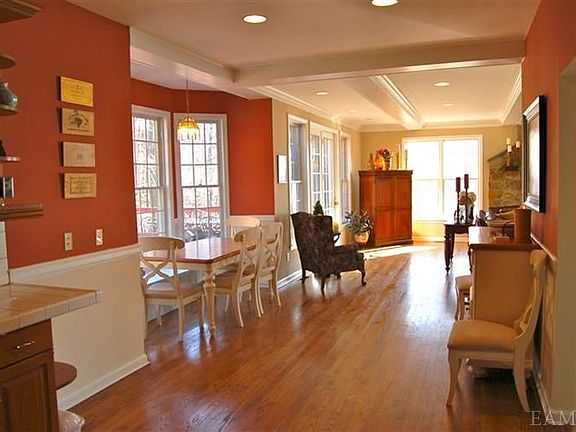 5th image of 9 Arrowcrest Dr
