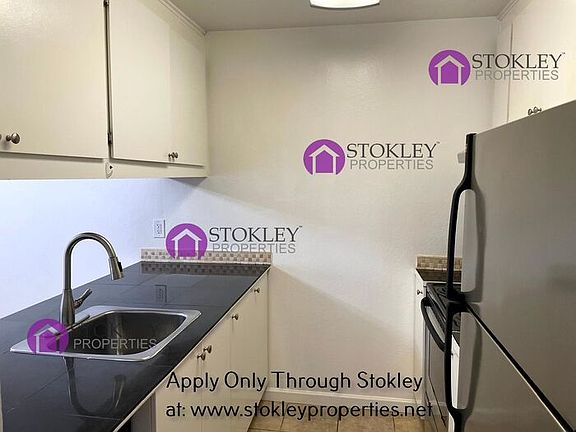 5th image of 2085 Olivera Rd APT B