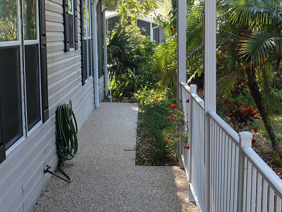 2nd image of 439 Sioux Blvd
