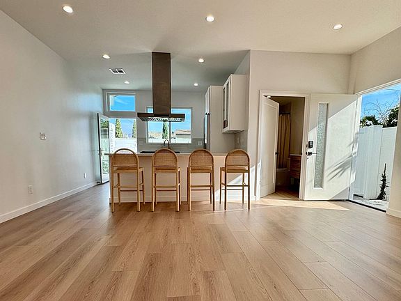 5th image of 7532 Beck Ave