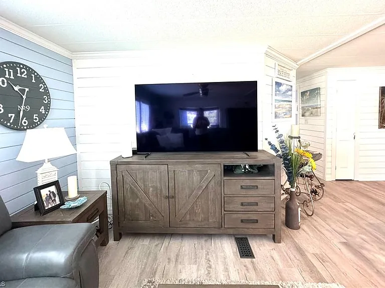 4700 Leilani Ln — Photo 6