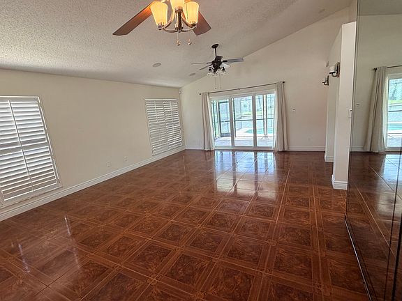 4th image of 5502 Deepdale Dr