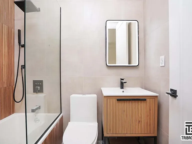 92 Manhattan Ave #3R — Photo 7