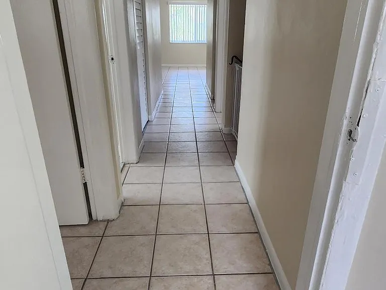 8852 SW 95th Ave — Photo 13