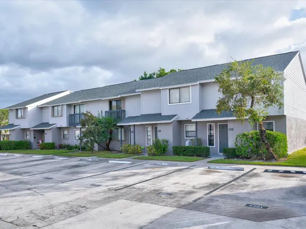 6301 Dockside Circle, Greenacres, FL 33463