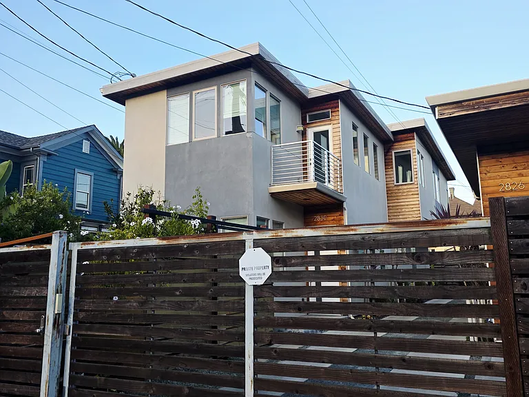 2830 Myrtle St — Photo 2