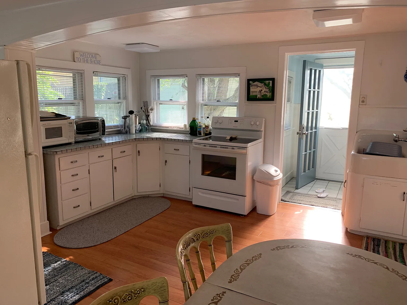 2 bed, 1000 sqft, $2,200 — Photo 1