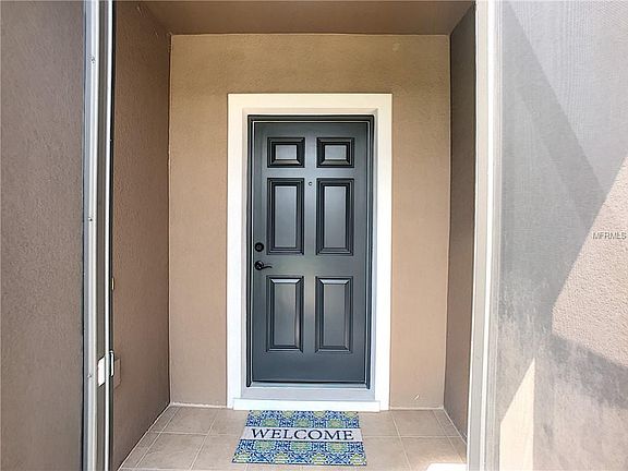 3rd image of 3229 Queen Alexandria Dr