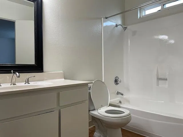 2nd Bathroom