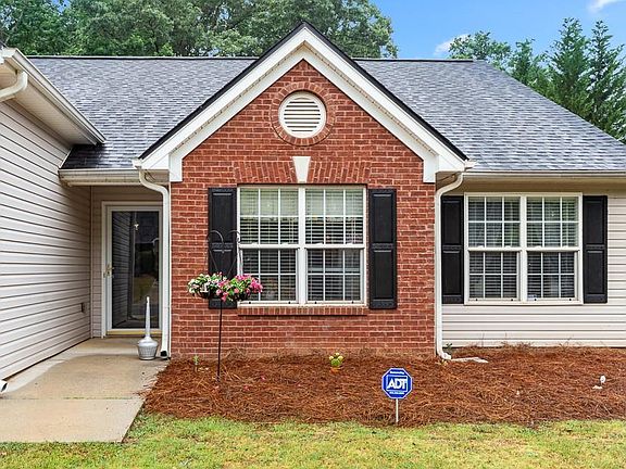 2nd image of 118 Creekdale Dr