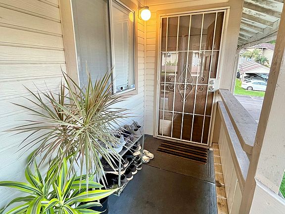 2nd image of 95-510 Wikao St APT C206
