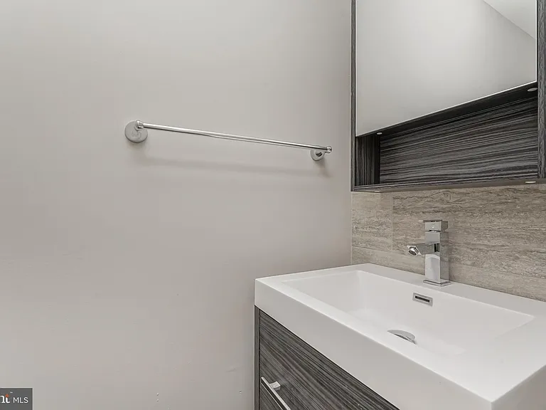 2162 E Norris St #402 — Photo 11