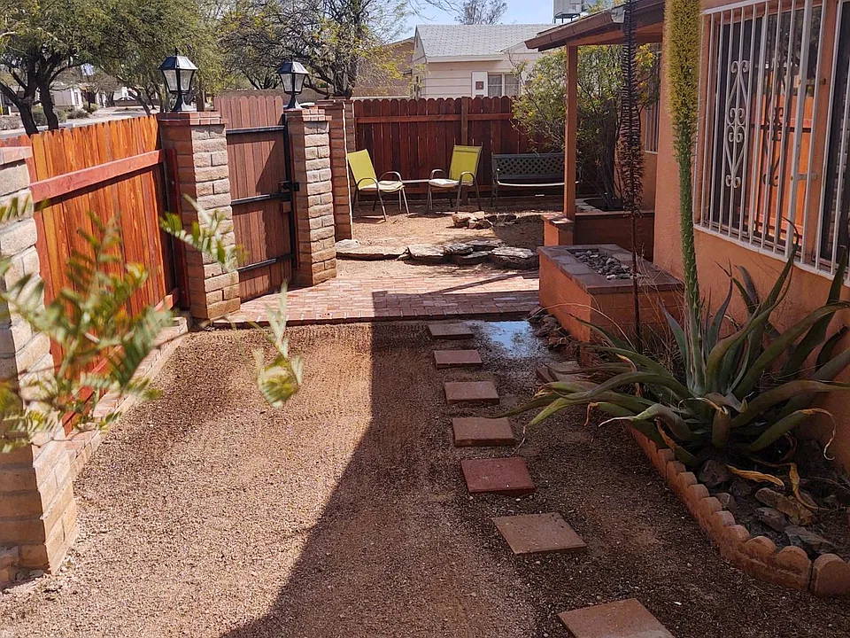inclosed frontyard looking t front gate.