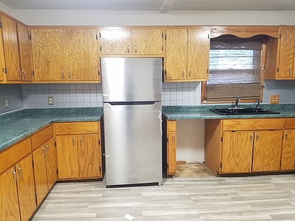 4th image of 952 Sard Ave