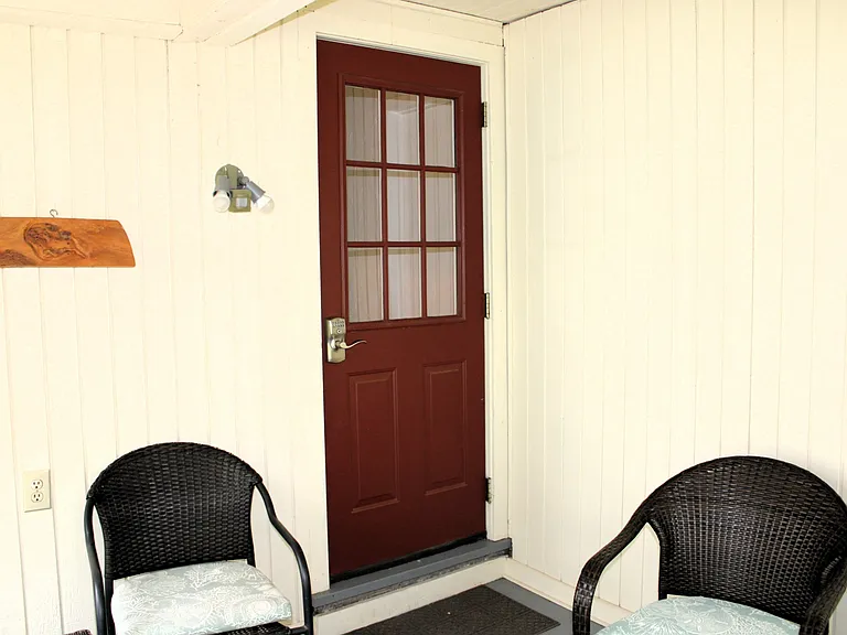 503 E Franklin St — Photo 6