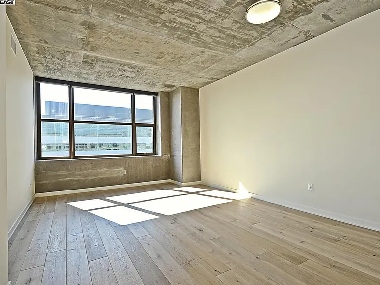 Living room (no furniture view)