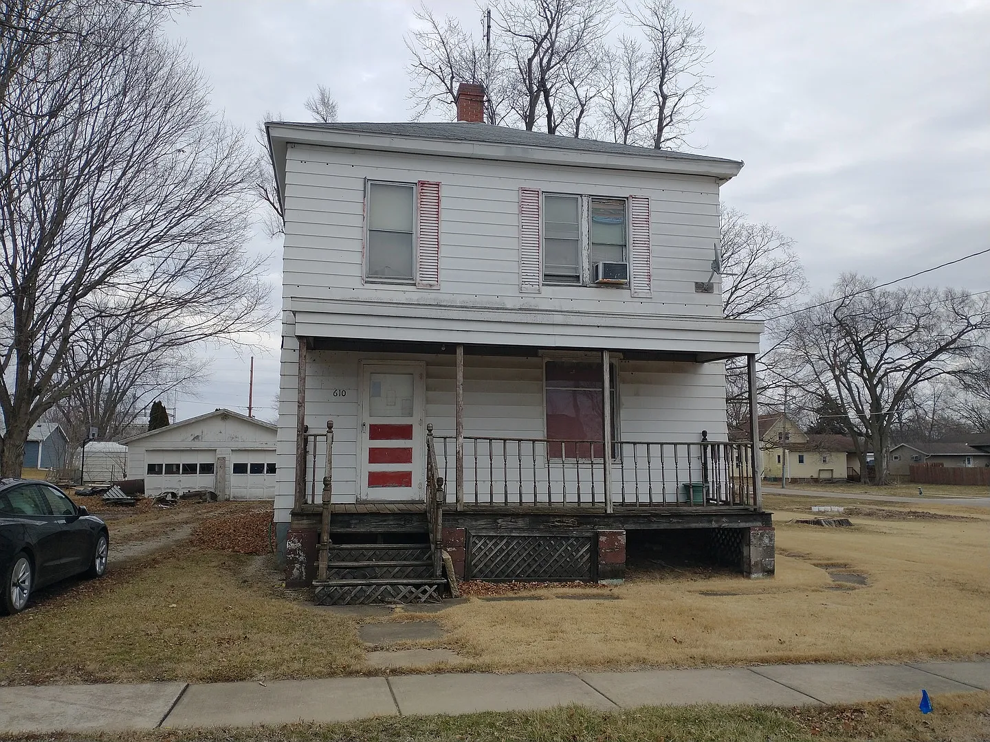 610 S Locust St photo 1