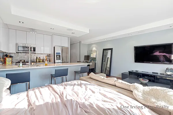 Rented by One Irving Place Realty | media 8