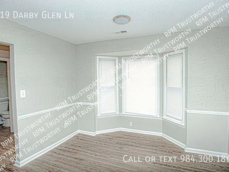519 Darby Glen Ln — Photo 2