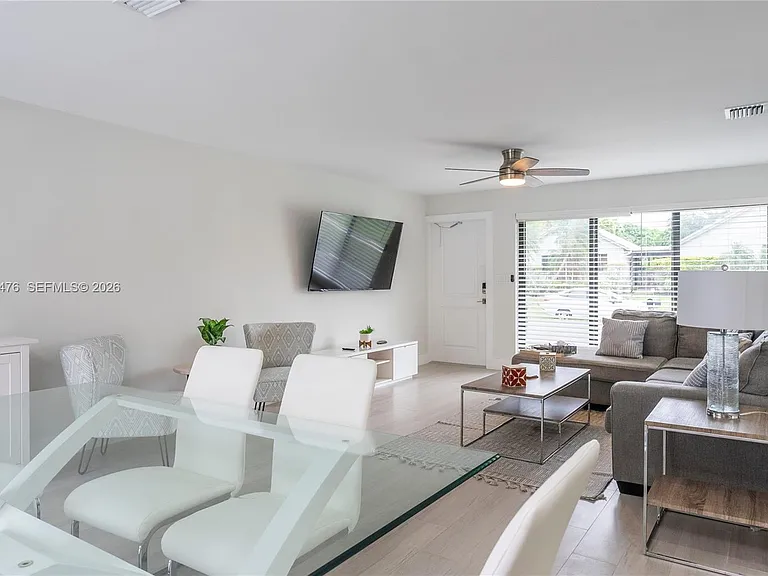 510 SE 3rd Ave — Photo 7