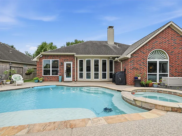 1010 Bringewood Chase Dr — Photo 37