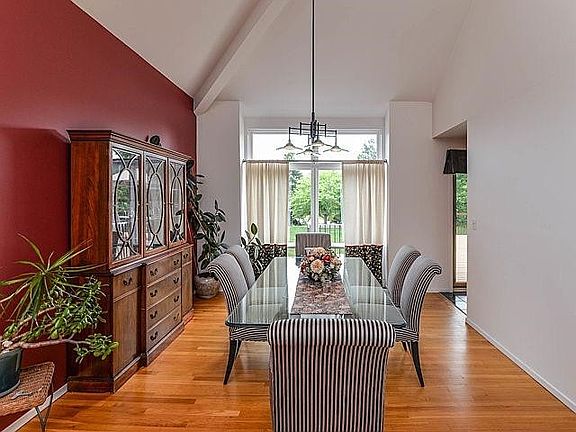 5th image of 3224 W Bellflower Ct
