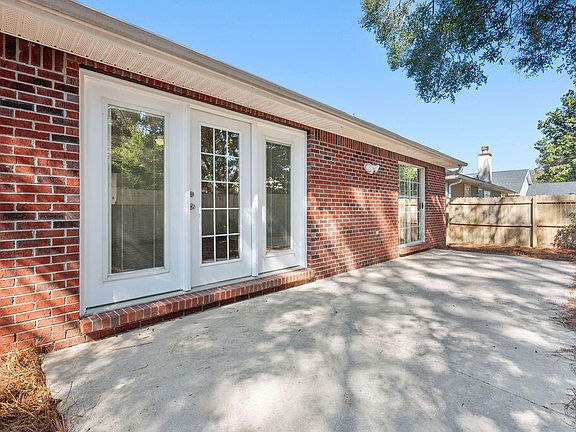 4th image of 827 Whitrock Ln
