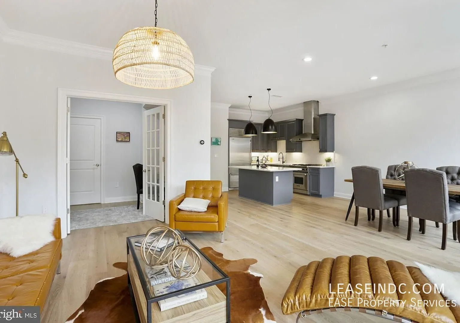 2 bed, 2.5 bath, 1600 sqft, $5,500 — Photo 4