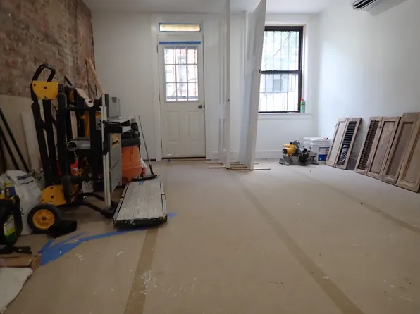 250 Carlton Ave APT 1, Brooklyn, NY 11205